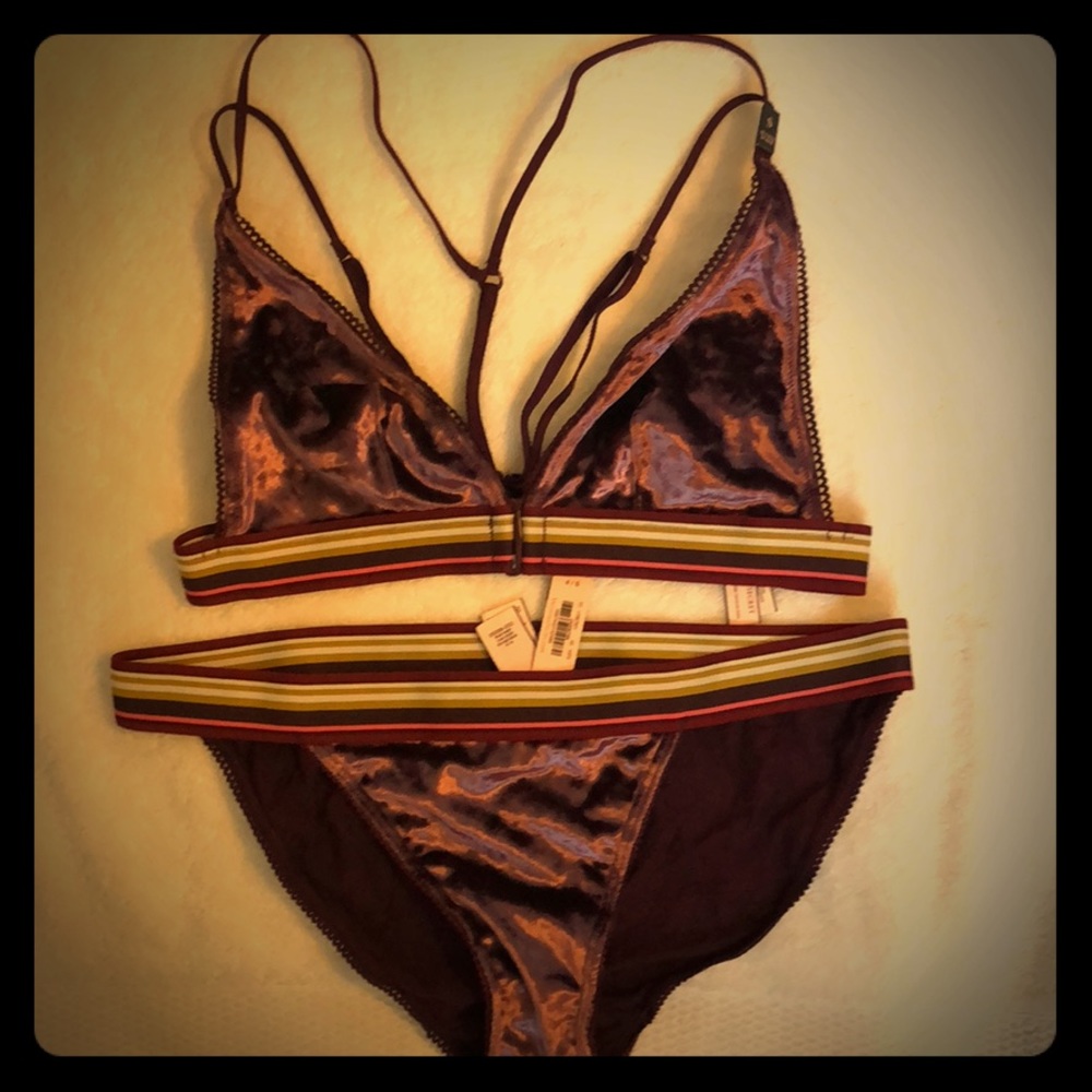 NWT!!! $35 set!!! Victoria Secret!!!!